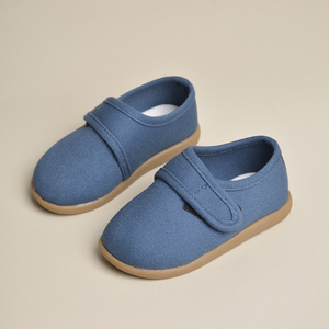 Light-footed Canvas Shoes