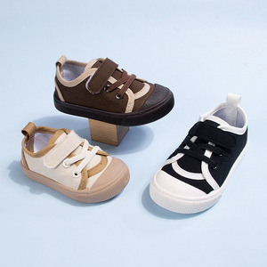 Light Flat Sneakers